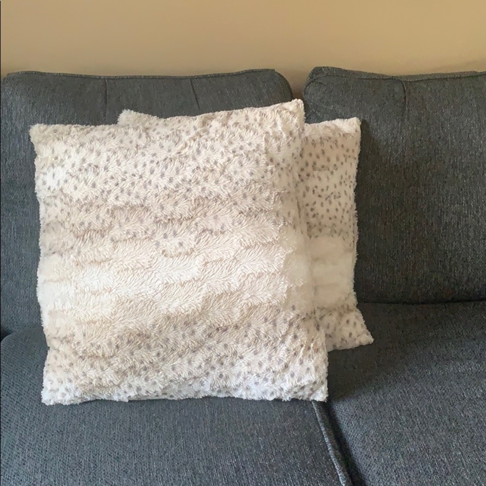 Fur pillows set of 2